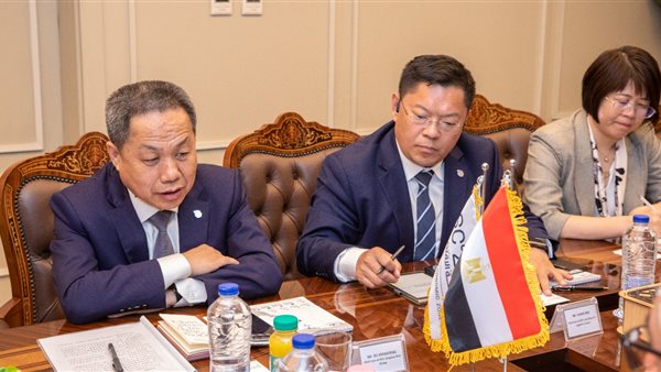 اقتصادية قناة السويس تستقبل وفدًا من مجموعة شاندونج للموانئ وميناء تشينجدوا الصيني