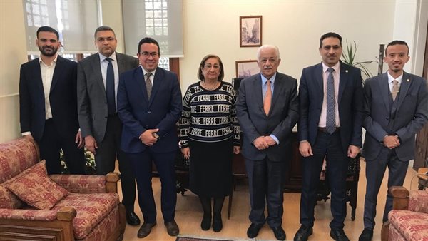 التخطيط تعقد اجتماعًا تنسيقيًا لمبادرة جامعات مستدامة بالتعاون مع جامعة القاهرة وبنك المعرفة 