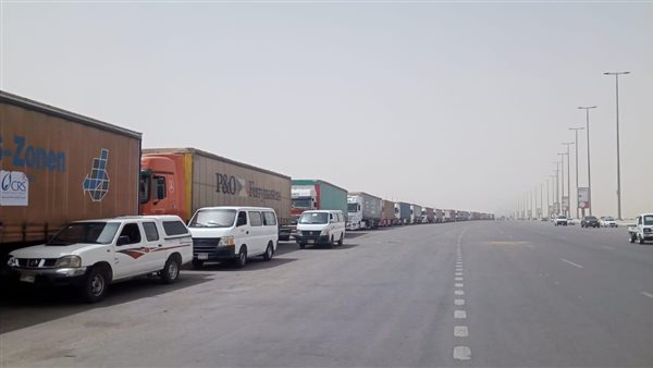 التموين تطلق أكبر قافلة من المساعدات لأهالي قطاع غزة منذ بداية الأحداث