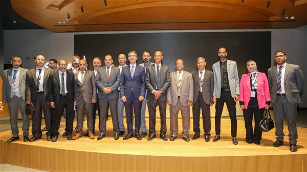 رئيس البريد يقدم التهنئة للرئيس السيسي ورئيس اتحاد العمال بمناسبة عيد العمال