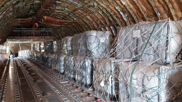 تنفيذا لتوجيهات الرئيس السيسي.. تواصل الجسر الجوي لإغاثة أهالي قطاع غزة