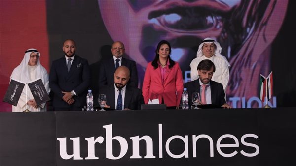  نائب وزير السياحة تشهد توقيع عقد شراكة لإنشاء وإدارة وتشغيل فندقين بالقاهرة الجديدة والعاصمة الإدارية الجديدة