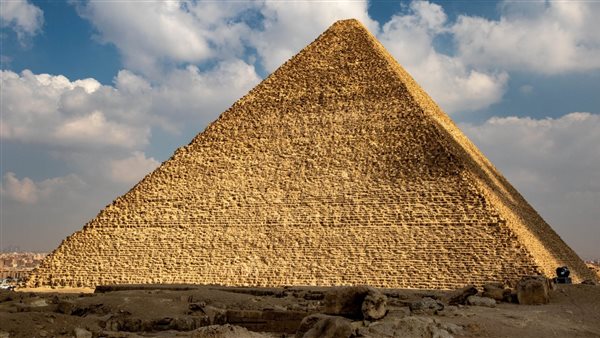 المجلس الأعلى للآثار ينفي صحة ما تم تداوله من اكتشاف هيكل ضخم بالقرب من هرم خوفو الأكبر