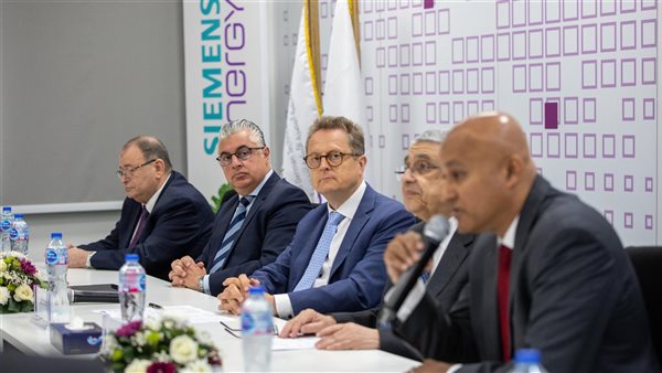 اقتصادية قناة السويس تدشن محطة طاقة شمسية بمركز سيمنز إنرجي بالسخنة