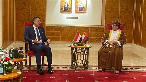 أحمد عيسى يلتقي بوزير التراث والسياحة بسلطنة عمان لبحث سبل تعزيز التعاون المشترك