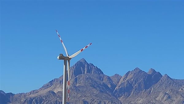 وزير الكهرباء يشهد افتتاح مشروع محطة طاقة الرياح بخليج السويس 