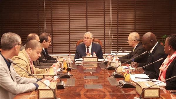 القصير يبحث مع سكرتير عام الاتفاقية الدولية لوقاية النباتات كيفية دعم مبادرة الصحة النباتية