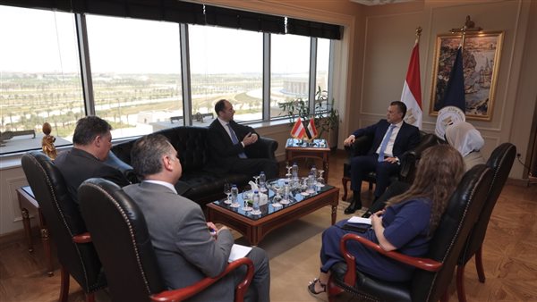 بعد إفلاس FTI.. وزير السياحة يبحث مع سفيري ألمانيا والنمسا وضع السائحين المتواجدين حاليًا بمصر