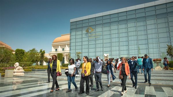 العاصمة الإدارية للتنمية العمرانية تستقبل وفدًا من شباب الدبلوماسيين الدارسين بجامعة سنجور 