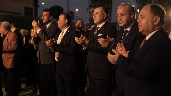  وزير السياحة يشارك في الاحتفال بالعيد الوطني لروسيا.. ويلتقى السفير لبحث زيادة الحركة الوافدة لمصر 