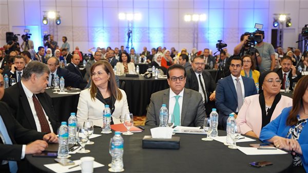 وزيرا التخطيط والصحة والمدير التنفيذي لمعهد الحوكمة يفتتحان المنتدى الأول للحوكمة في القطاع الصحي