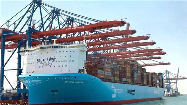 اقتصادية قناة السويس تستقبل ثالث سفن ميرسك التي تعمل بالوقود الأخضر بميناء شرق بورسعيد