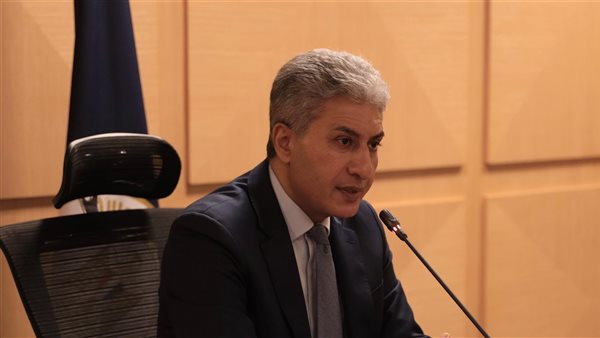 وزير السياحة والآثار يعقد اجتماعًا موسعًا لمناقشة أهم ملفات وخطط العمل 