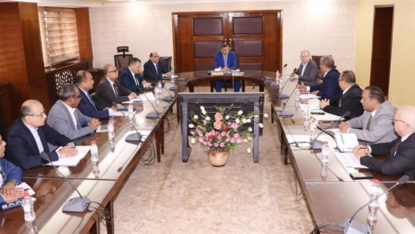 وزير الزراعة يجتمع مع قيادات الهيئة العامة للإصلاح الزراعي