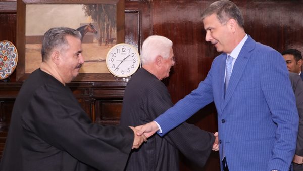 وزير الزراعة يبحث مع قيادات الاتحاد التعاوني الزراعي تعميق دور الجمعيات في دعم الفلاح