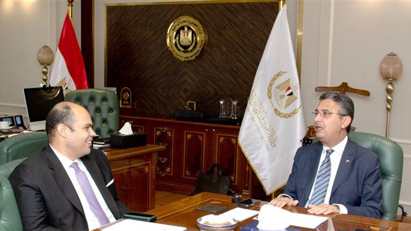 وزير التموين ورئيس جهاز حماية المنافسة يبحثان ضبط الأسواق والأسعار بالسوق 