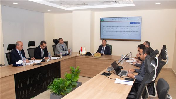 وزير التموين يجتمع برئيس الشركة المصرية القابضة للصوامع والتخزين