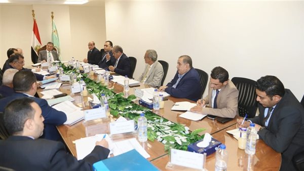 وزير الزراعة يوجه بسرعة الانتهاء من تطوير جمعيات الإصلاح الزراعي خلال عام
