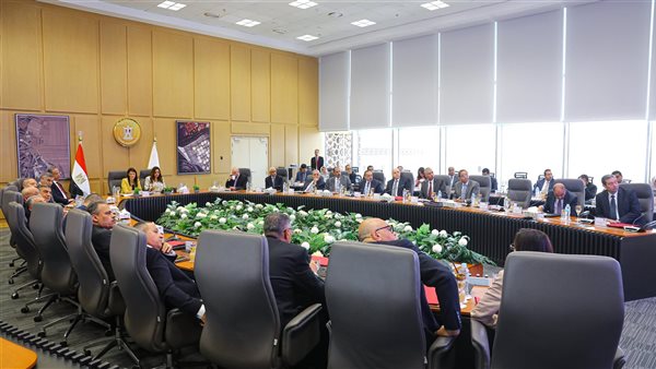 المشاط تستعرض الإجراءات التنفيذية لخطة حوكمة الإنفاق الاستثماري للخطط التنموية للعام المالي 2024/2025