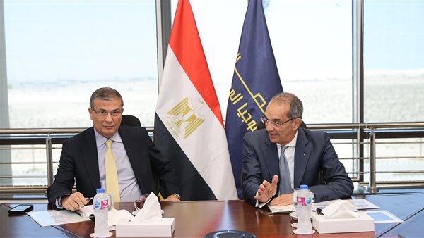 وزيرا الزراعة والاتصالات يتابعان مستجدات العمل فى مشروعات التطوير التكنولوجى والتحول الرقمي