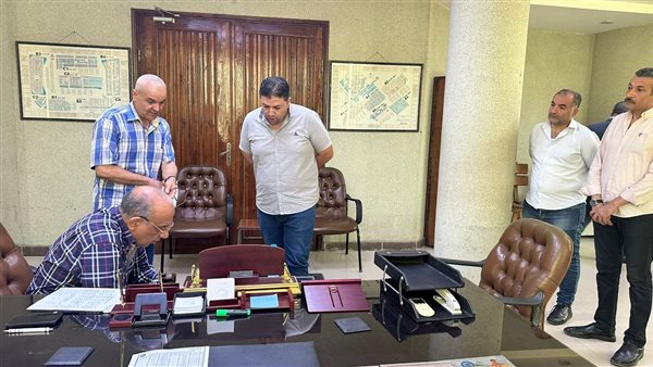 وزير الكهرباء يتفقد قطاع شبكات المدن الجديدة بالعاشر من رمضان 