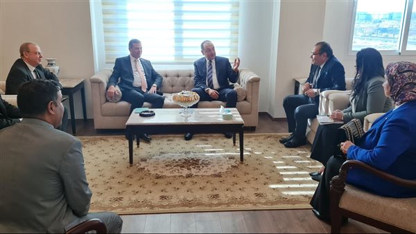 وزيرا الزراعة وقطاع الأعمال يبحثان جهود النهوض بالقطن المصري وتعظيم القيمة المضافة