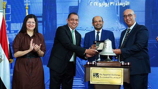 رئيس البورصة يفتتح جلسة التداول احتفالا ببدء التداول على أسهم 