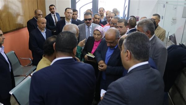 وزير الكهرباء يتفقد هندسة كهرباء برج العرب بالاسكندرية.. ويوجه بتحسين معدلات الاداء وجودة الخدمات 