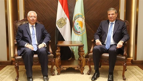 وزير الزراعة يستقبل السفير المصري بالكويت لبحث سبل التعاون بين البلدين الشقيقين