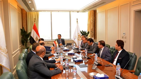 وزير التموين والتجارة الداخلية يستقبل وفدًا من حزب حماة وطن