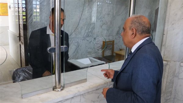 عصمت يتفقد هندسة كهرباء مارينا التابعة لشركة البحيرة لتوزيع الكهرباء بمرسى مطروح