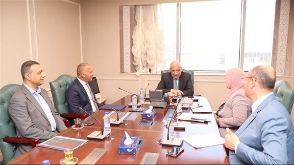 عصمت والسويدي يبحثان التعاون فى مجالات خفض الفاقد وموقف مشروعات الشركة في قطاع الكهرباء والطاقة المتجددة 