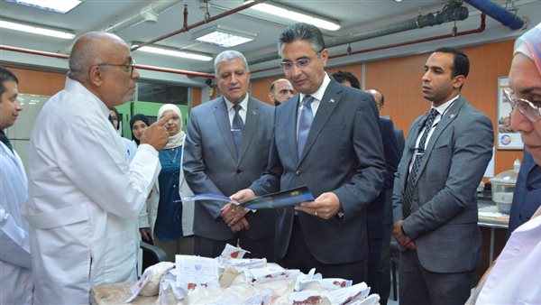 وزير التموين يتفقد مصلحة دمغ المصوغات والموازين التابعة للوزارة