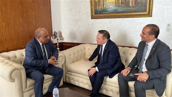 وزير الكهرباء يلتقي برئيس شركة روسآتًوم الروسية والقائمين على المشروع وقيادات هيئة المحطات النووية