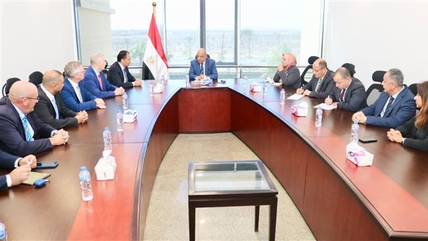 وزير الكهرباء يبحث مع سيمنس التعاون فى مجالات التصنيع المحلي للمهمات وخفض الفاقد 