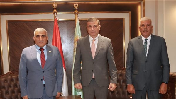 وزير الزراعة يبحث مع مدير أكساد تعزيز المشروعات المشتركة والتعاون في مجال حصد مياه الامطار 