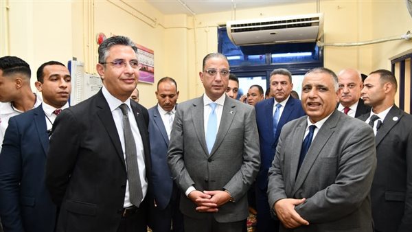 وزير التموين ومحافظ الفيوم يتفقدان الصومعة المعدنية والمخبز الآلي وخطوط الإنتاج بفرع مطاحن مصر الوسطى