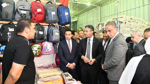 وزير التموين ومحافظ الفيوم يتفقدان معرض أهلًا مدارس والمجمعات الاستهلاكية وفروع الجملة