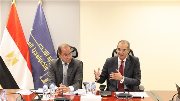 كجوك وطلعت: نستهدف زيادة مساهمات قطاع الاتصالات في الاقتصاد