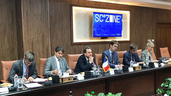 رئيس اقتصادية قناة السويس يستقبل السفير الفرنسي لبحث سبل التعاون المشترك