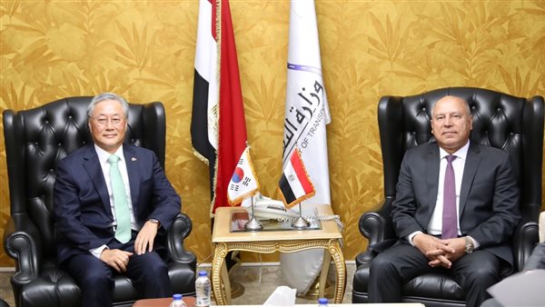 كامل الوزير يبحث مع سفير كوريا الجنوبية تعزيز التعاون في مجالي الصناعة والنقل وزيادة الاستثمارات 