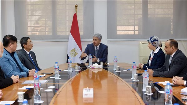 وزير السياحة يلتقي بسفير سنغافورة بالقاهرة والرئيس التنفيذي للشركة المنظمة لمعرض رمسيس وذهب الفراعنة