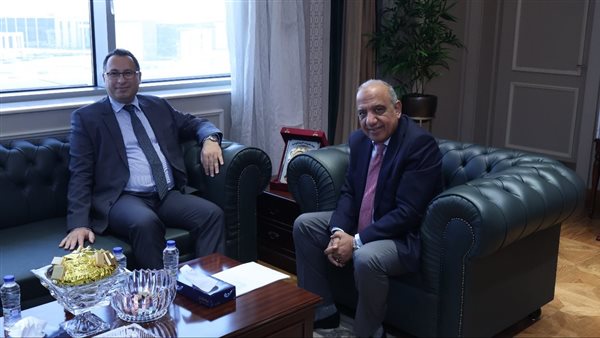 وزير الكهرباء يلتقي السفير المصرى لدى ناميبيا لتعظيم الاستفادة ودعم القطاع الخاص