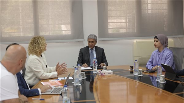 وزير السياحة يلتقي مسئولو مجموعة ETI لبحث زيادة الحركة السياحية الوافدة إلى مصر 