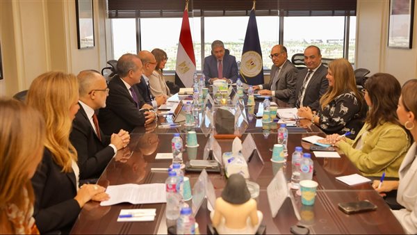 وزير السياحة يلتقي الرئيس التنفيذي لغرفة التجارة الأمريكية في مصر