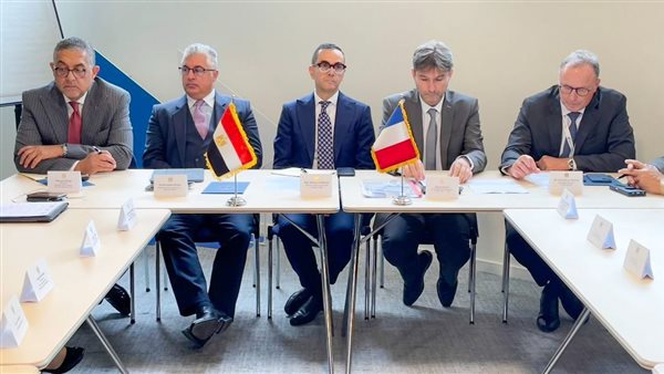 رئيس اقتصادية قناة السويس يستعرض فرص الاستثمار في مصر