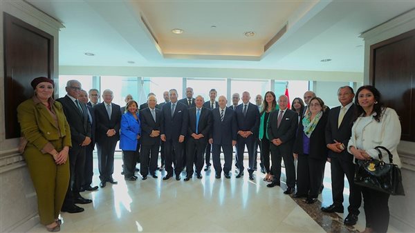 البنك الأهلي يكرم هشام عكاشه وأعضاء مجلس الإدارة لانتهاء مدتهم عام 2024