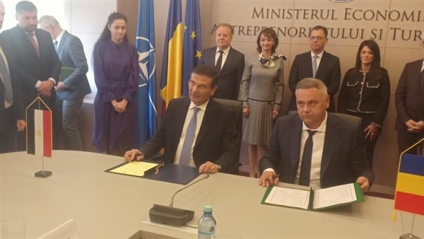 وزيرا الزراعة في مصر ورومانيا يوقعان الخطة التنفيذية للتعاون في الأنشطة الزراعية المختلفة