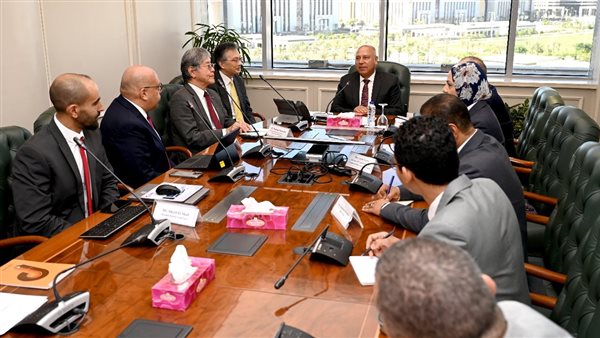 وزير الصناعة يستقبل سفير اليابان ووفد شركة يازاكي للأنظمة الكهربائية 