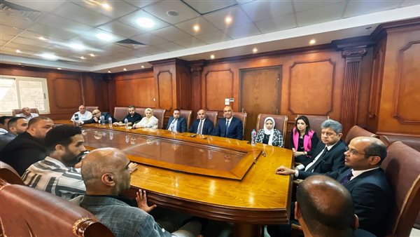 رئيس البورصة يلتقي مجلس إدارة الغرفة التجارية لدمياط لبحث أطر التعاون المشترك